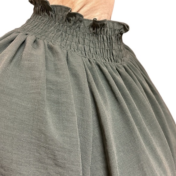 Nine West Long Sleeve Smocked Top in Signature Green XXL - Picture 7 of 11